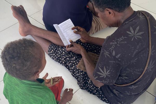 Pelaksanaan Sosialisasi dan Pelatihan kepada Masyarakat kampung Kweel 